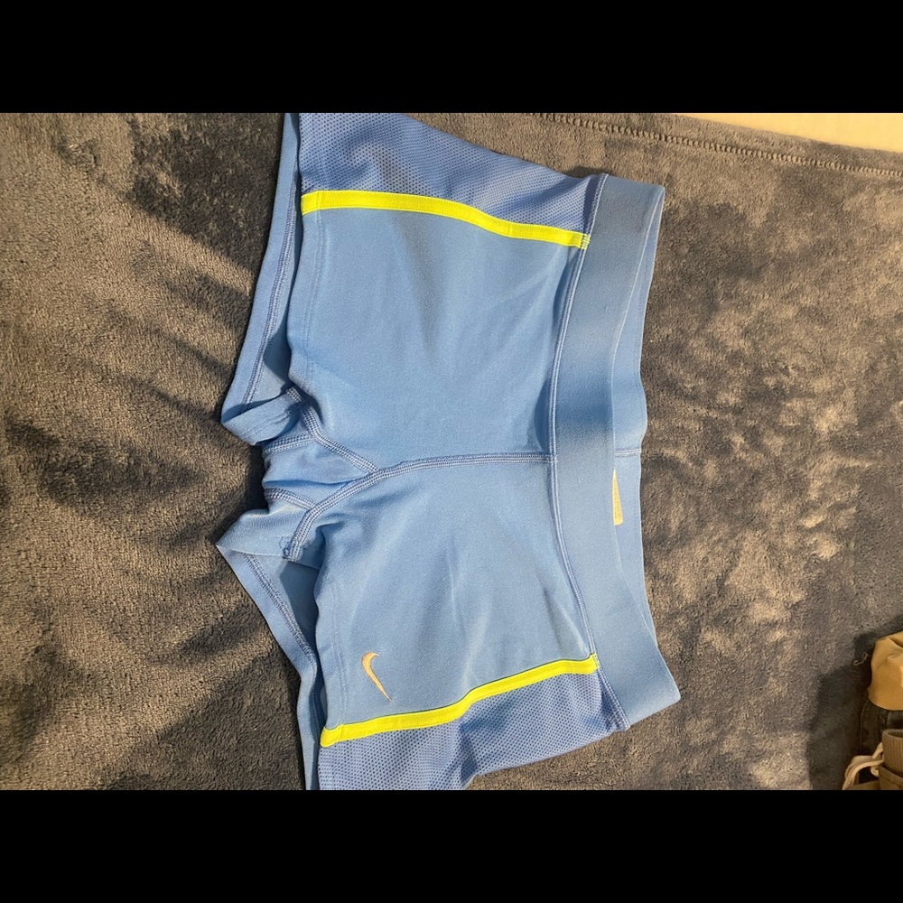 Nike dri-fit workout shorts size small